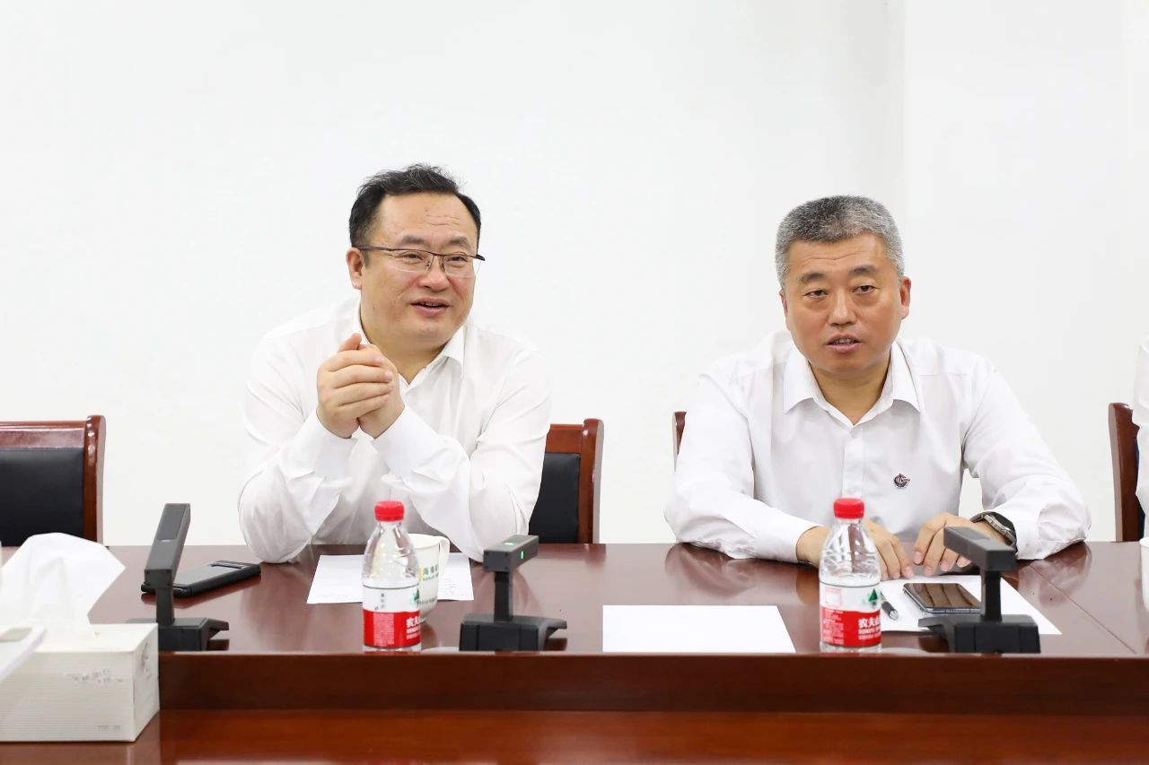 中海石油气电集团到访尊龙凯时3.jpg