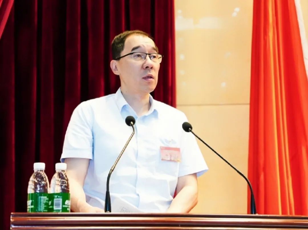 尊龙凯时召开第四届职工代表大会第一次会议5.jpg