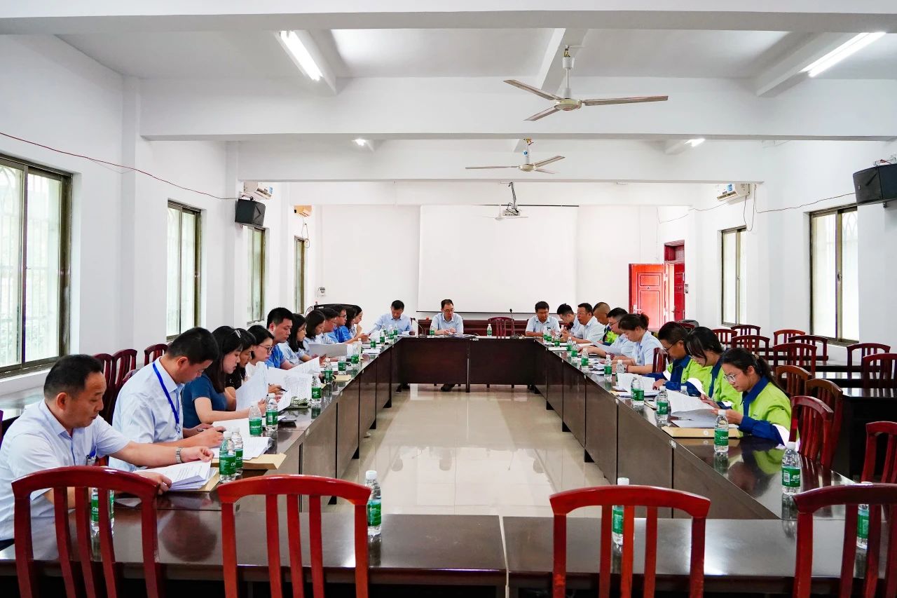尊龙凯时召开第四届职工代表大会第一次会议62.jpg